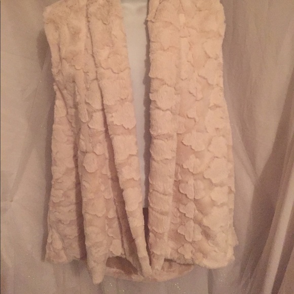 New  Hi/ Low warm vest - Picture 2 of 5